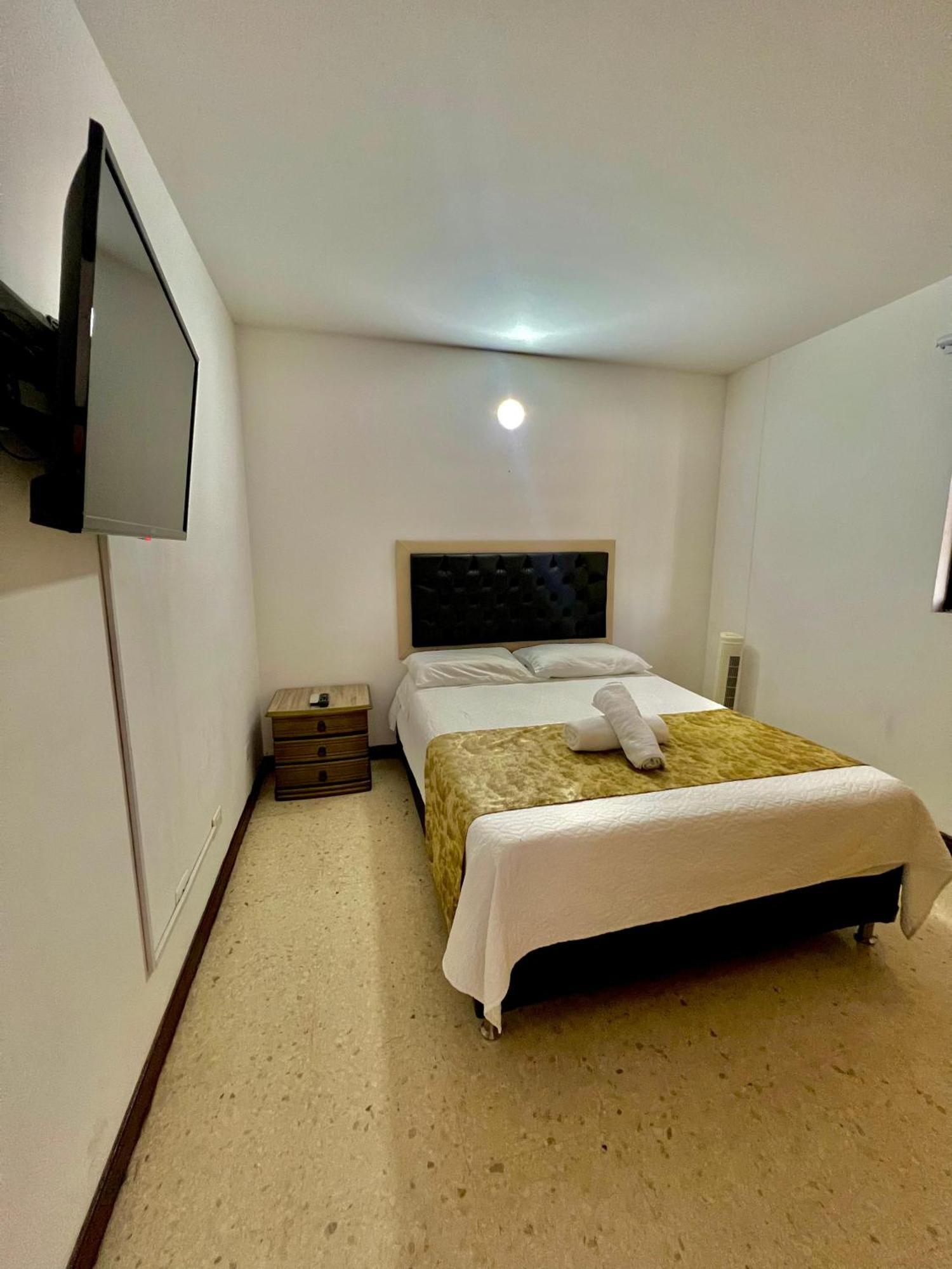 Hotel Torre Primavera 메딜린 외부 사진