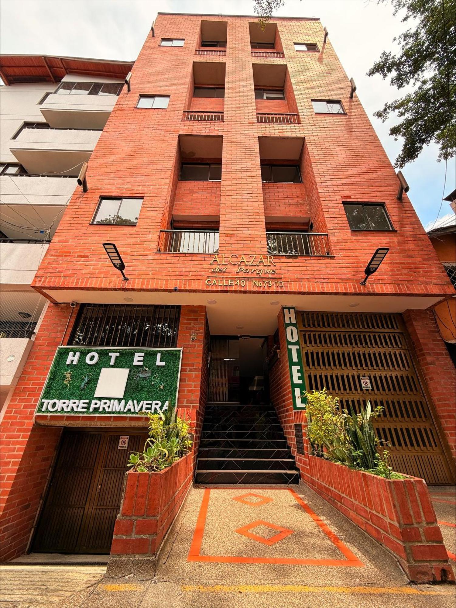 Hotel Torre Primavera 메딜린 외부 사진