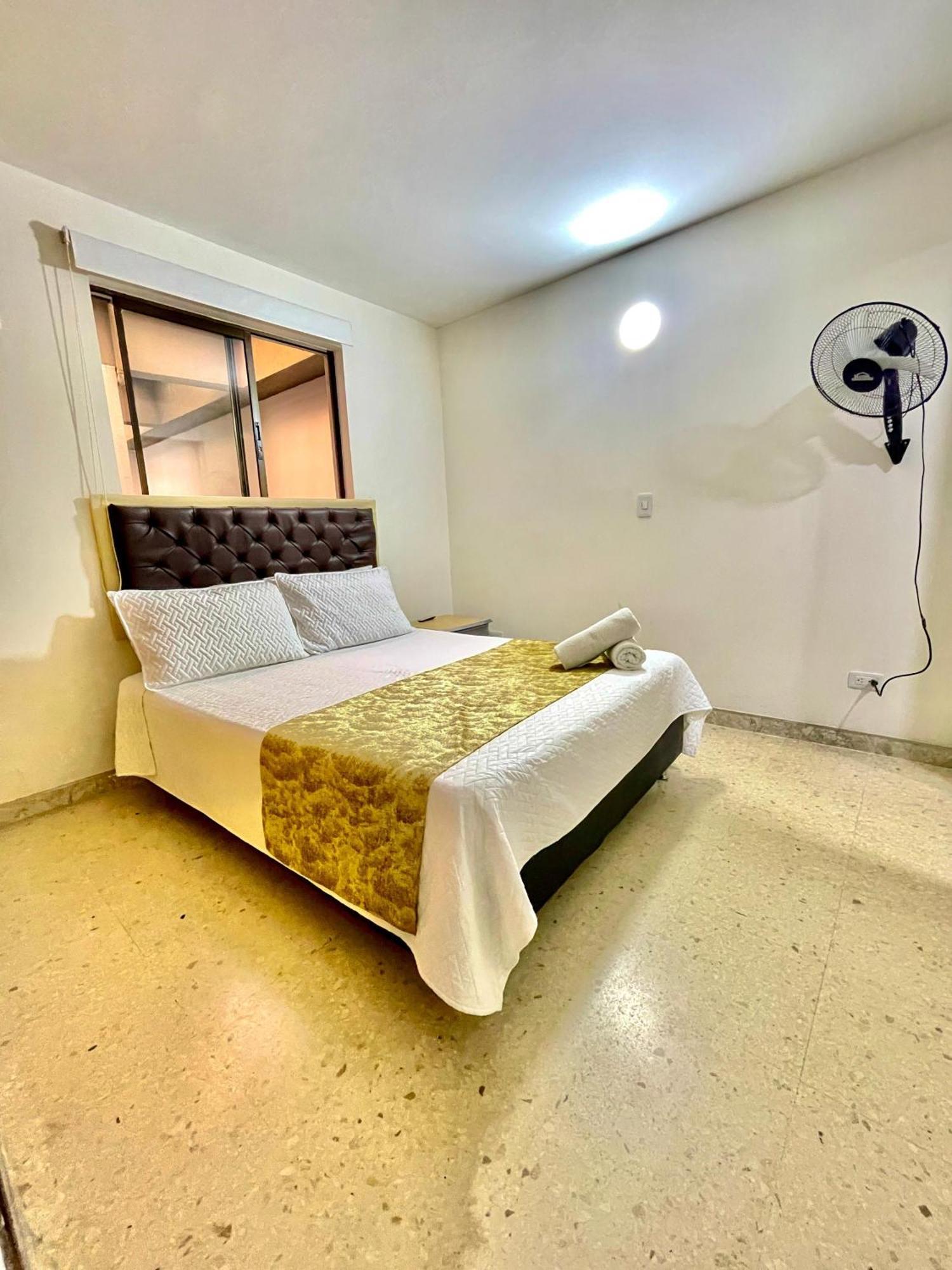 Hotel Torre Primavera 메딜린 외부 사진